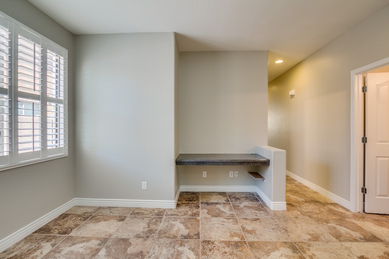 Photo 12 of 35 - 6896 S Crestview Dr, Gilbert, AZ 85298