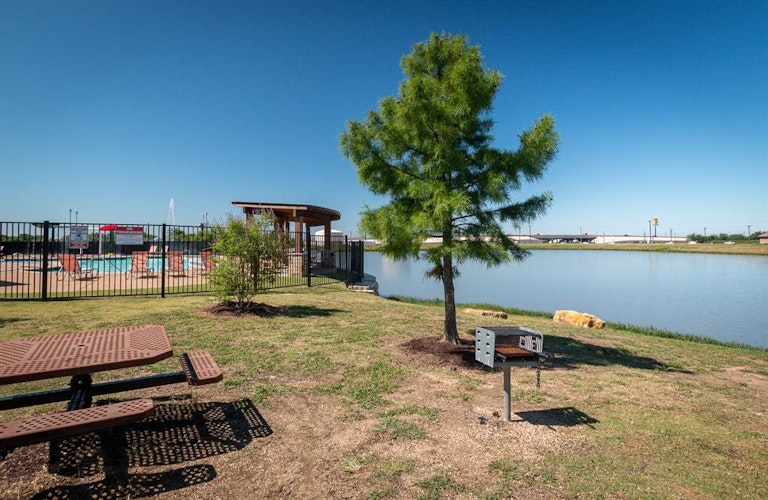 Photo 25 of 29 - 1300 Honeywood Ln, Royse City, TX 75189