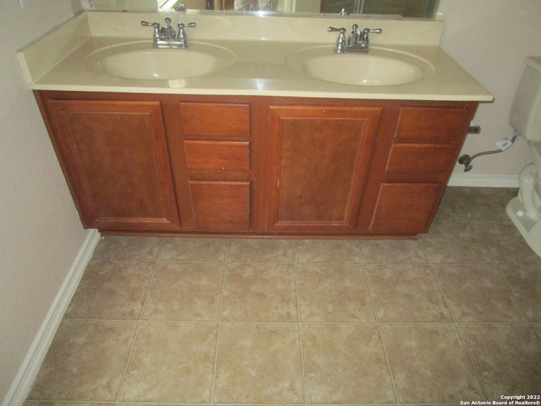 Photo 11 of 20 - 13310 Solar Crst, San Antonio, TX 78245
