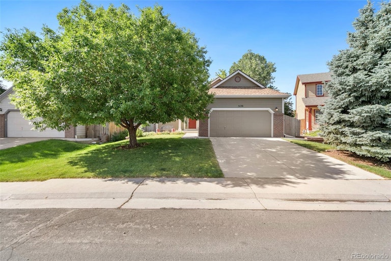 Photo 1 of 33 - 5126 E 119th Pl, Thornton, CO 80233