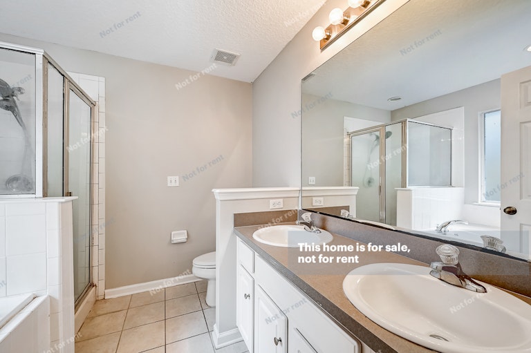 Photo 10 of 33 - 1088 Beckingham Dr, Saint Augustine, FL 32092