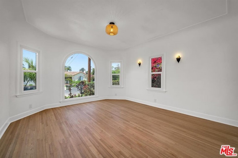 Photo 29 of 54 - 1668 S Stanley Ave, Los Angeles, CA 90019