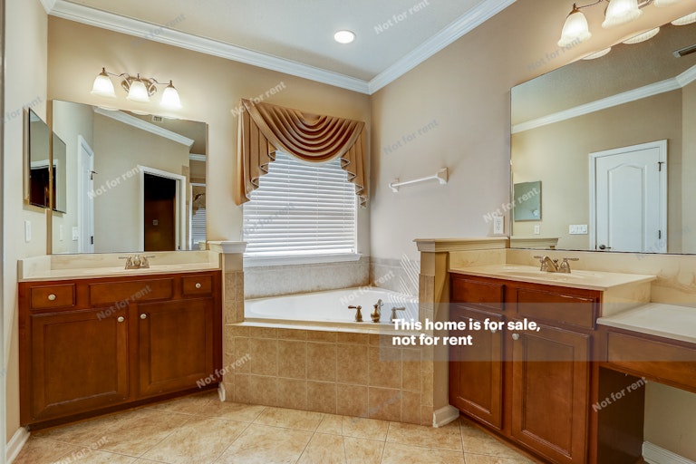 Photo 16 of 35 - 1342 Creek Point Blvd, Jacksonville, FL 32218