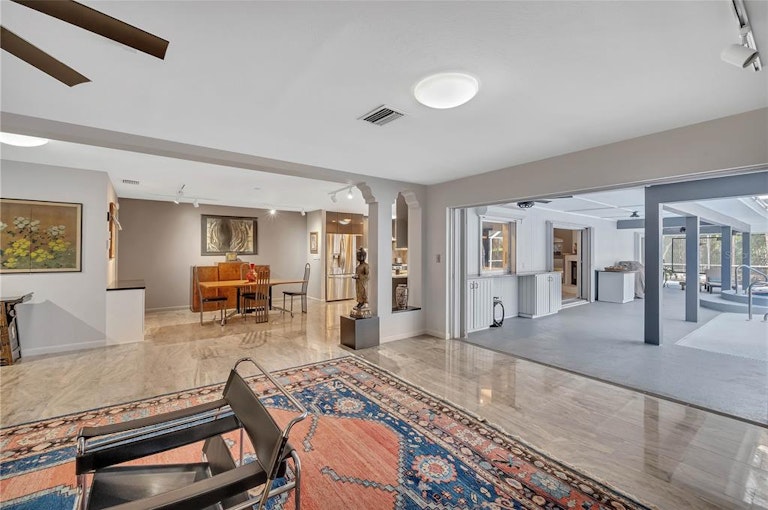 Photo 14 of 45 - 449 S Shore Dr, Osprey, FL 34229