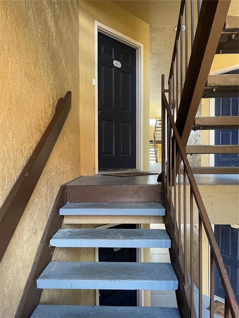 Photo 34 of 44 - 5168 Conroy Rd #25, Orlando, FL 32811