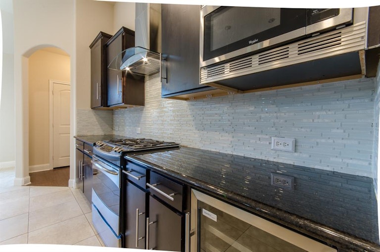 Photo 19 of 33 - 3058 Lakefield Dr, Little Elm, TX 75068