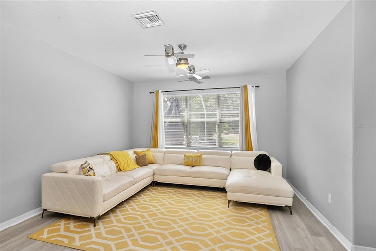 Photo 16 of 45 - 10565 Coral Key Ave, Tampa, FL 33647