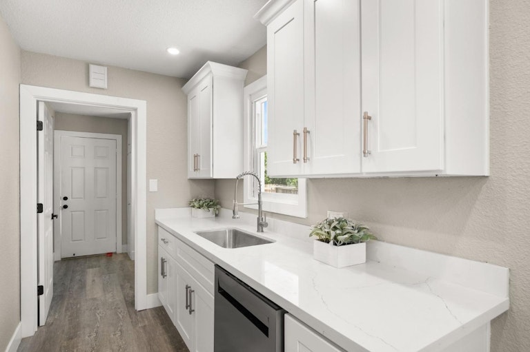 Photo 17 of 33 - 5636 Vista Ave, Sacramento, CA 95824