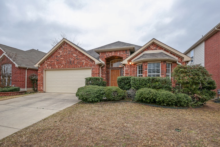 Photo 27 of 27 - 4612 Marguerite Ln, Fort Worth, TX 76123