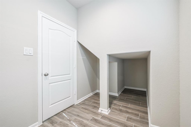 Photo 31 of 36 - 6822 Aspen Peak Dr, Baytown, TX 77521