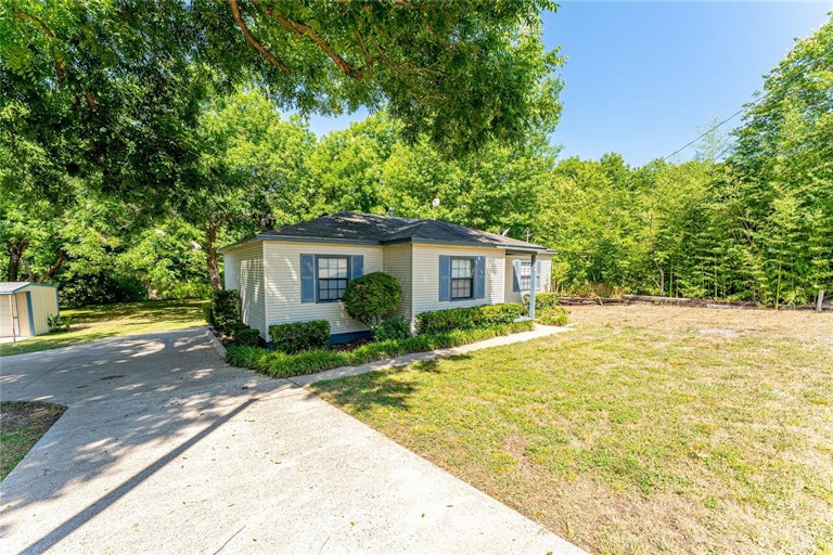 Photo 27 of 31 - 2804 Bells Chapel Rd, Waxahachie, TX 75165