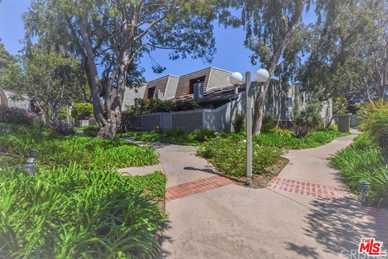 Photo 7 of 17 - 4351 Redwood Ave #6, Marina Del Rey, CA 90292