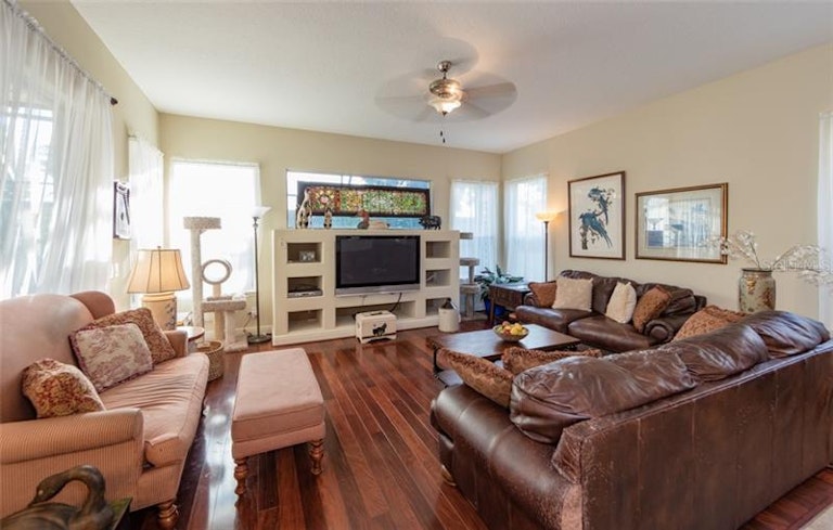 Photo 6 of 25 - 2245 Callaway Ct, Davenport, FL 33837
