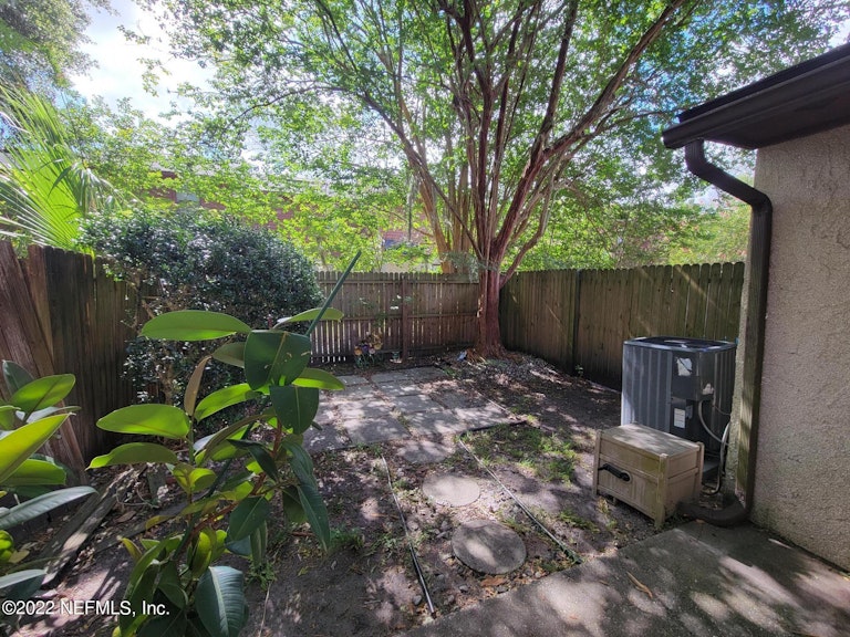 Photo 17 of 18 - 1213 Maitland Ave, Jacksonville, FL 32211