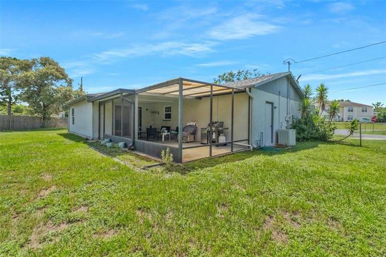 Photo 23 of 26 - 11160 Portsmouth St, Spring Hill, FL 34609