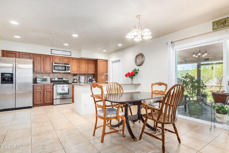 Photo 8 of 41 - 3008 W Danbury Dr, Phoenix, AZ 85053