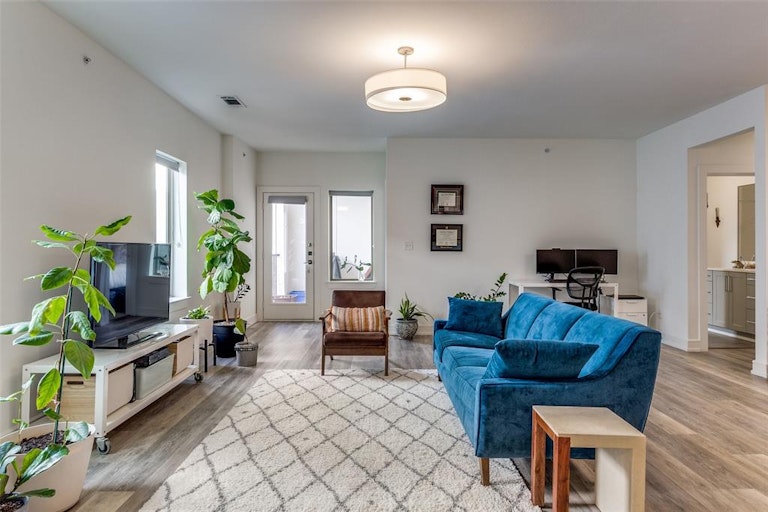 Photo 4 of 17 - 5714 McCommas Blvd #204, Dallas, TX 75206