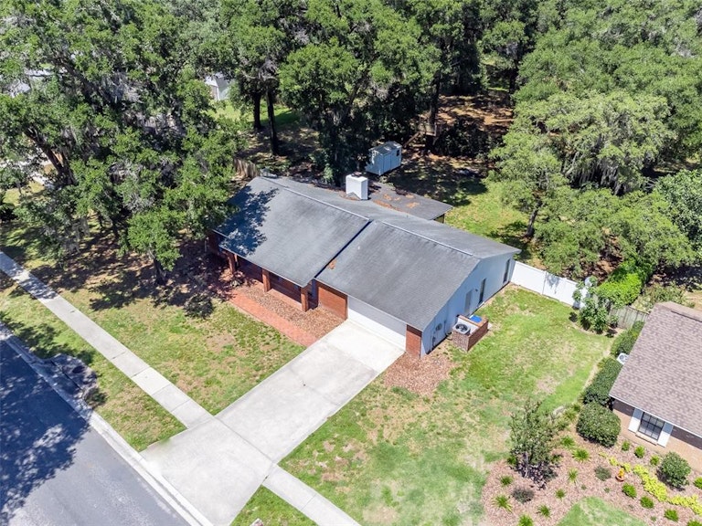 Photo 32 of 32 - 2114 Arch McDonald Dr, Dover, FL 33527