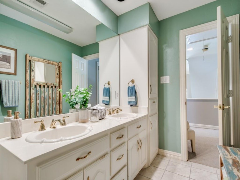 Photo 28 of 36 - 6205 Wittmore Pl, Plano, TX 75093