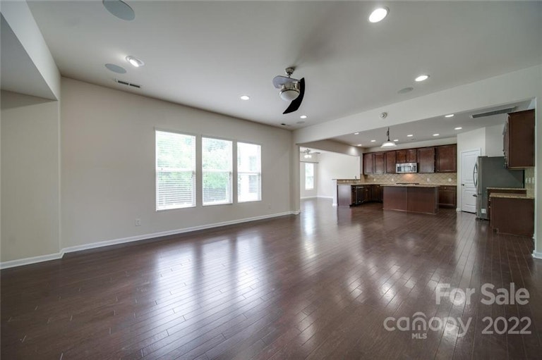Photo 12 of 32 - 6727 Coral Rose Rd, Charlotte, NC 28277