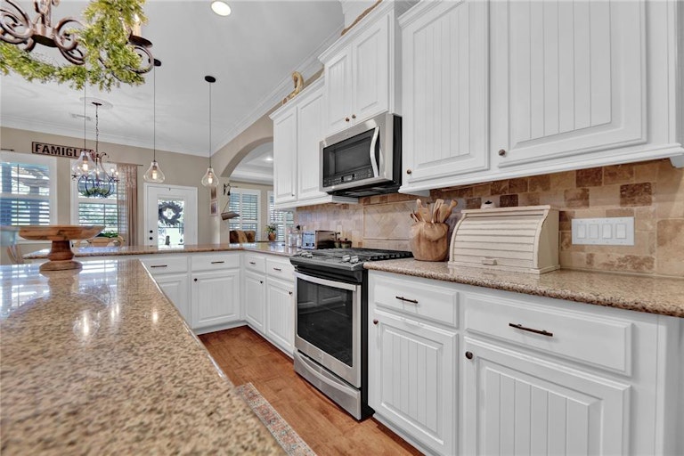 Photo 13 of 38 - 8702 Malardcrest Dr, Humble, TX 77346