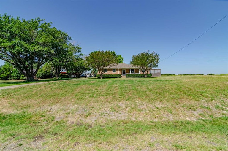 Photo 3 of 37 - 17312 Fm 2755, Lavon, TX 75166