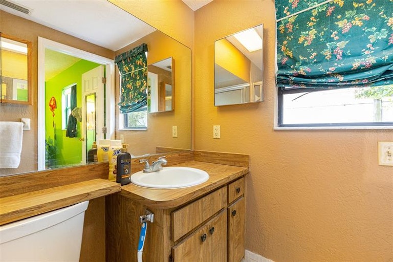 Photo 15 of 23 - 12921 Banyan St, Hudson, FL 34669