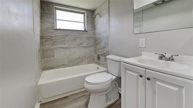 Photo 15 of 21 - 6388 20th St N, Saint Petersburg, FL 33702