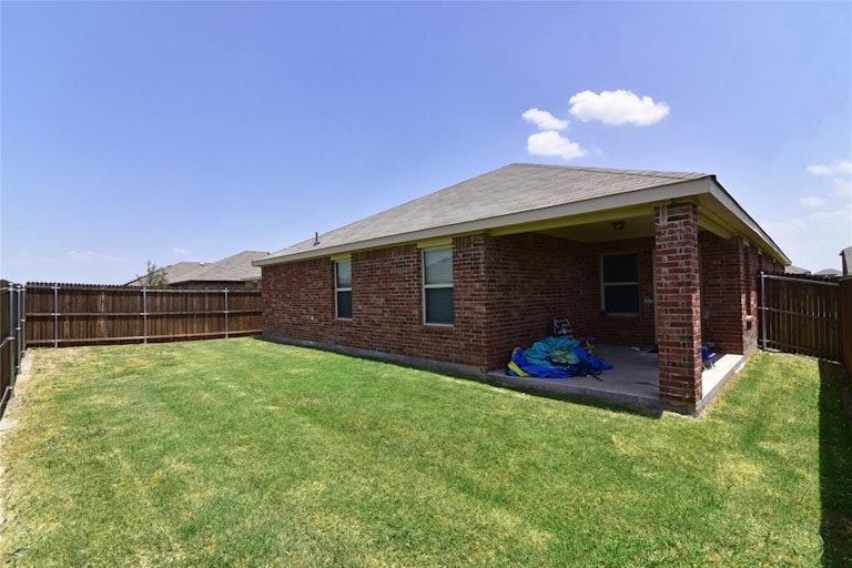 Photo 25 of 28 - 2413 Karnack Dr, Forney, TX 75126