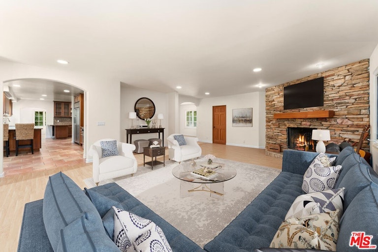 Photo 12 of 43 - 14208 Chandler Blvd, Sherman Oaks, CA 91401