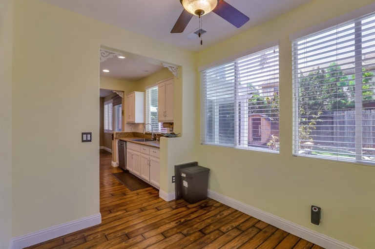 Photo 21 of 54 - 5071 Tuckerman Way, Sacramento, CA 95835