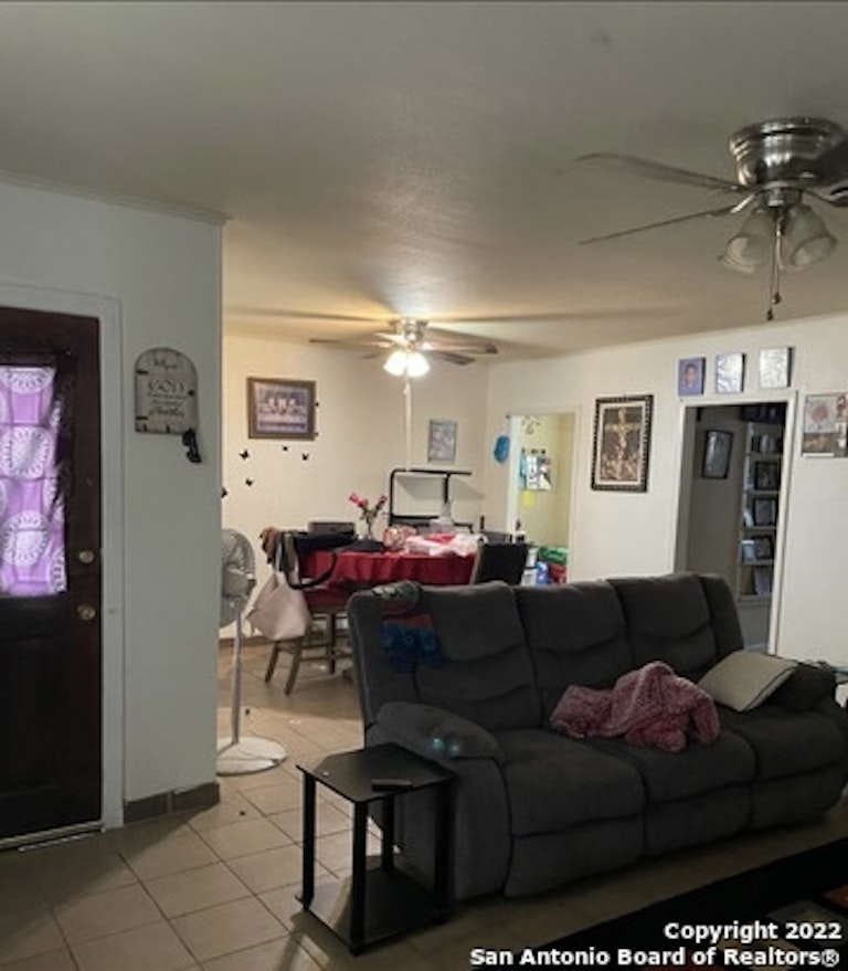 Photo 10 of 17 - 127 Benita St, San Antonio, TX 78210