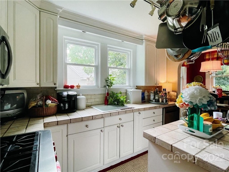 Photo 21 of 44 - 104 Washington Ln SE, Concord, NC 28025