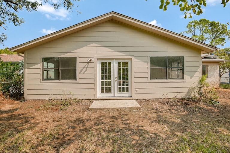 Photo 24 of 25 - 2233 Biscayne Dr W, Irving, TX 75060