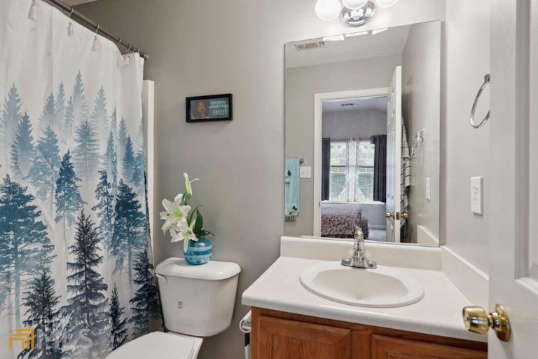 Photo 17 of 24 - 3802 Rector Dr, Rex, GA 30273