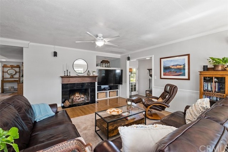 Photo 12 of 50 - 730 E Emerson Ave, Orange, CA 92865