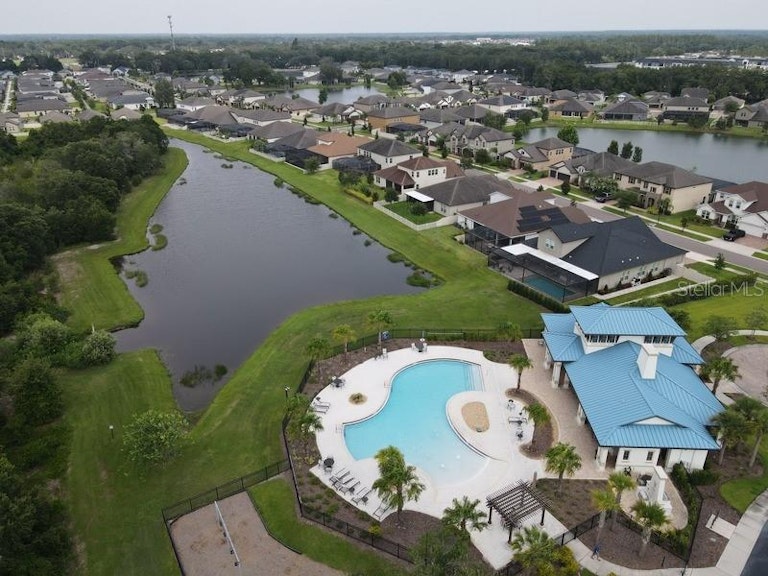 Photo 4 of 37 - 10639 Cardera Dr, Riverview, FL 33578