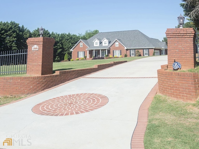 Photo 2 of 67 - 35 Upchurch Rd, McDonough, GA 30252