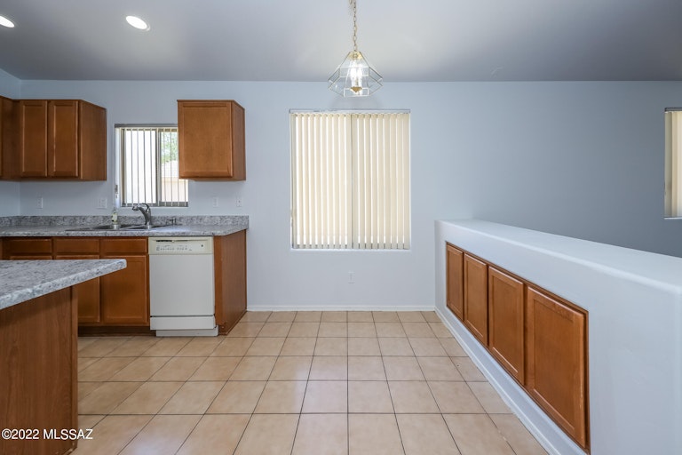 Photo 17 of 36 - 3372 S Desert Promenade Rd, Tucson, AZ 85735