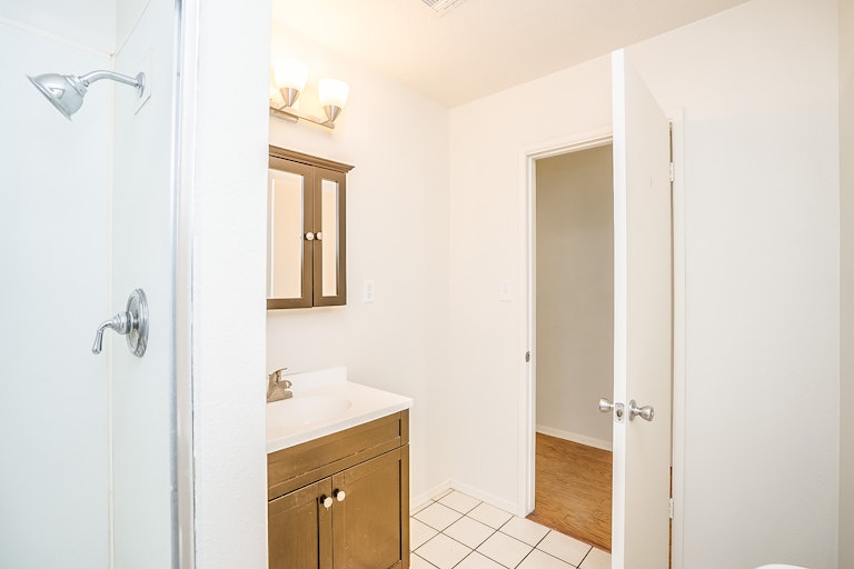 Photo 10 of 21 - 6612 S 44th Pl, Phoenix, AZ 85042
