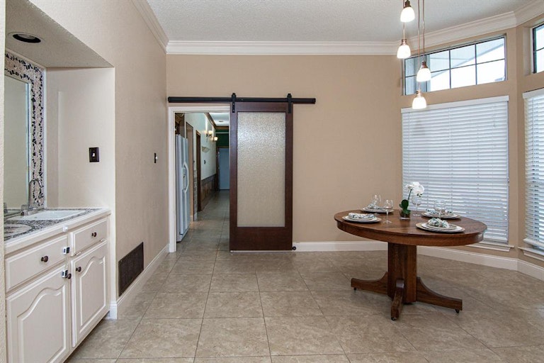 Photo 5 of 38 - 1302 Barclay Dr, Carrollton, TX 75007