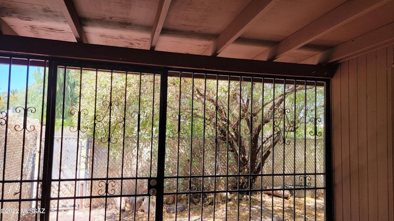 Photo 18 of 20 - 1463 W Roger Rd, Tucson, AZ 85705