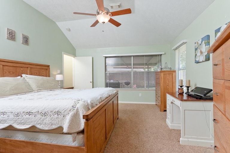 Photo 10 of 17 - 2916 Cambridge Circus, Pearland, TX 77581