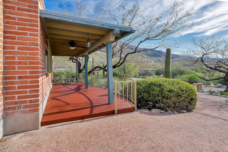 Photo 1 of 30 - 6865 N Columbus Blvd, Tucson, AZ 85718