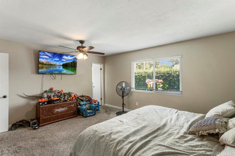 Photo 7 of 11 - 22205 Lark St, Grand Terrace, CA 92313