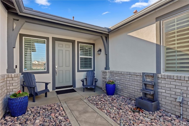 Photo 6 of 50 - 5120 Armendarez Ln, Fontana, CA 92336