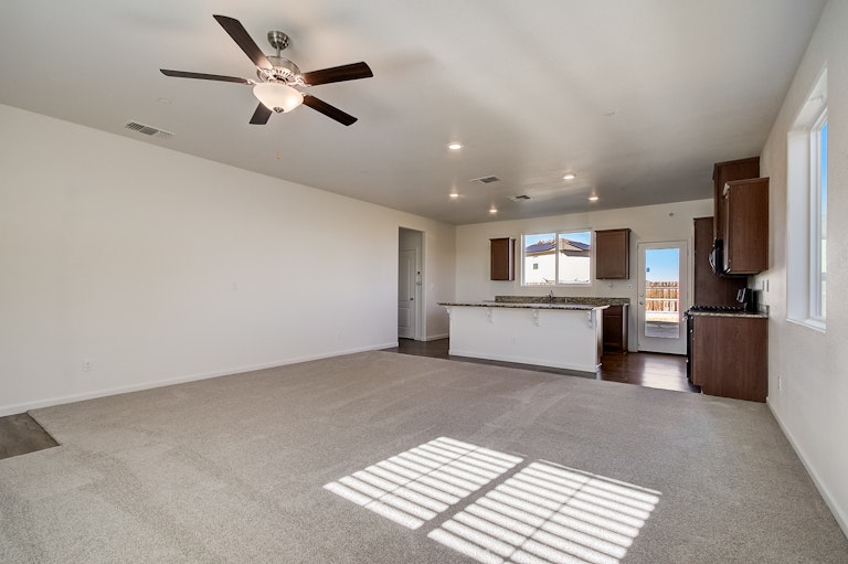 Photo 13 of 26 - 1990 Park Pl, Rio Vista, CA 94571