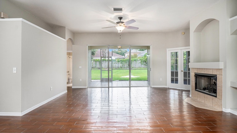 Photo 6 of 16 - 5904 Falconpark Ct, Lithia, FL 33547