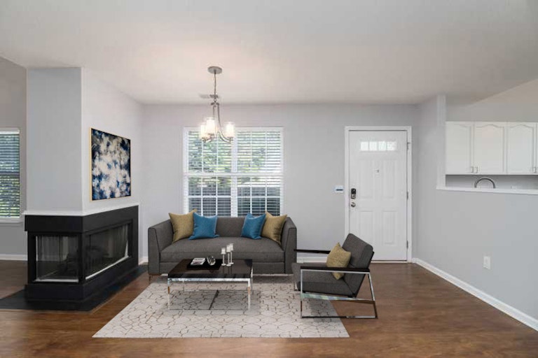 Photo 2 of 22 - 9720 Mattforest Cir, Charlotte, NC 28277
