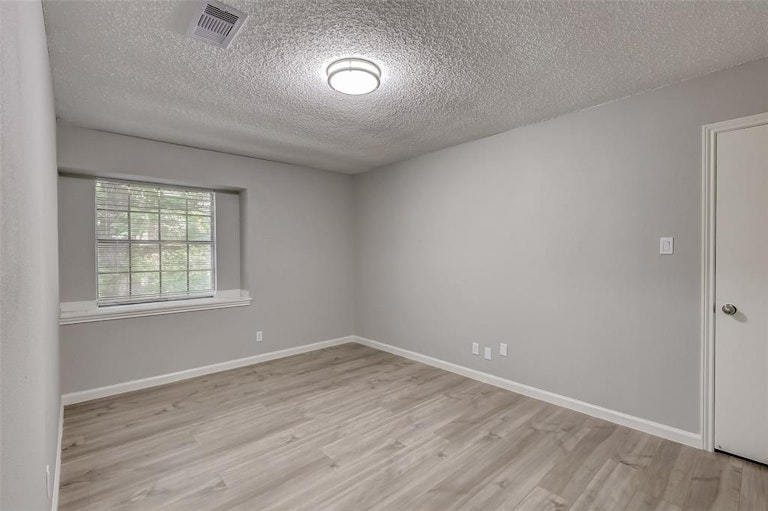 Photo 39 of 46 - 14002 Cedar Point Dr, Houston, TX 77070
